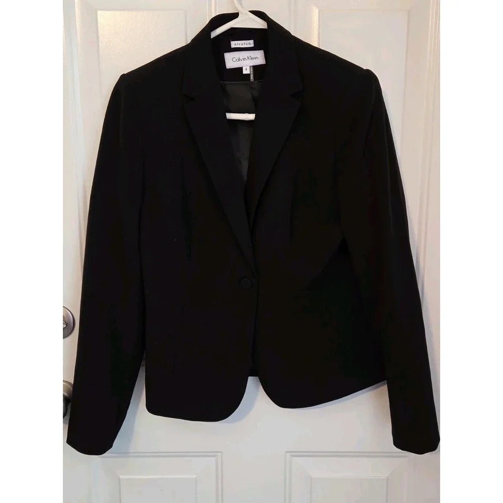 Calvin Klein black one-button blazer - Size 4